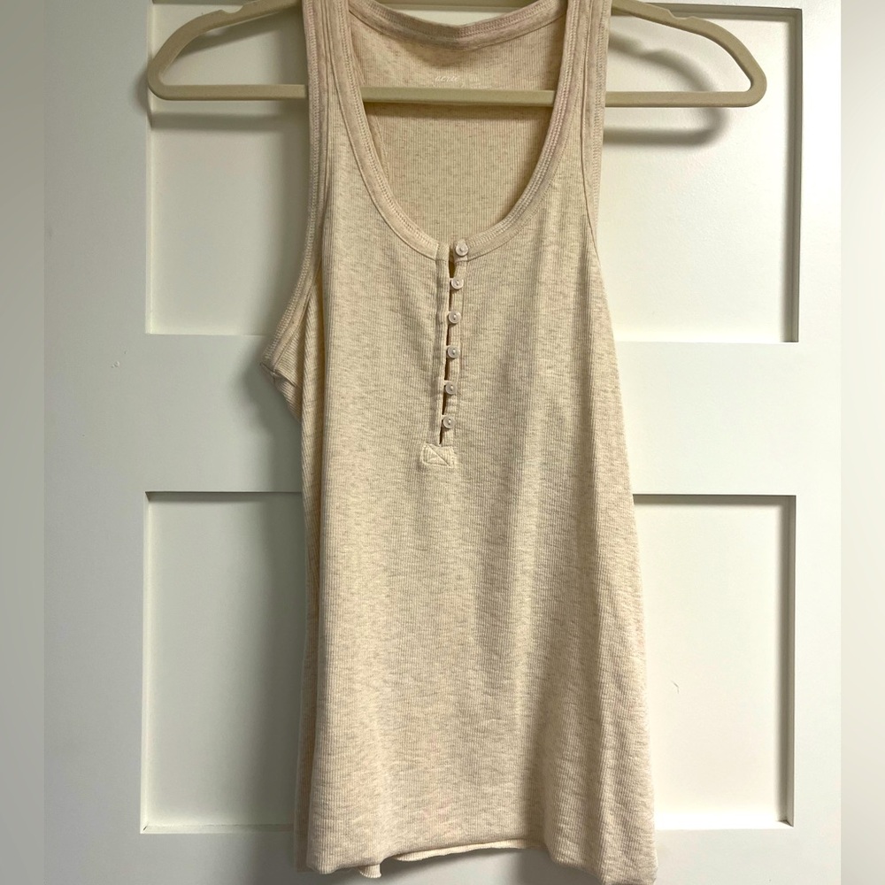 Razor back tank